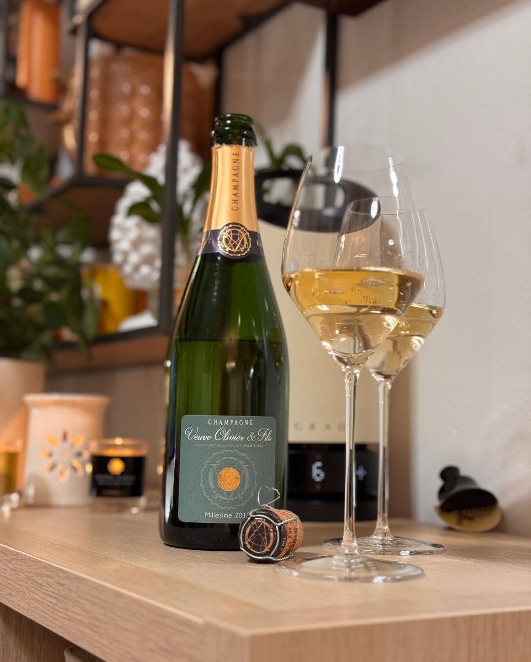 Ein gemütlicher Nachmittag mit ein bisschen Zeit für den @veuve_olivier_et_fils – Millésimé 2018, getrunken aus meinen @riedel_official Dom Pérignon Gläsern. 2018 war ein großzü… (1)