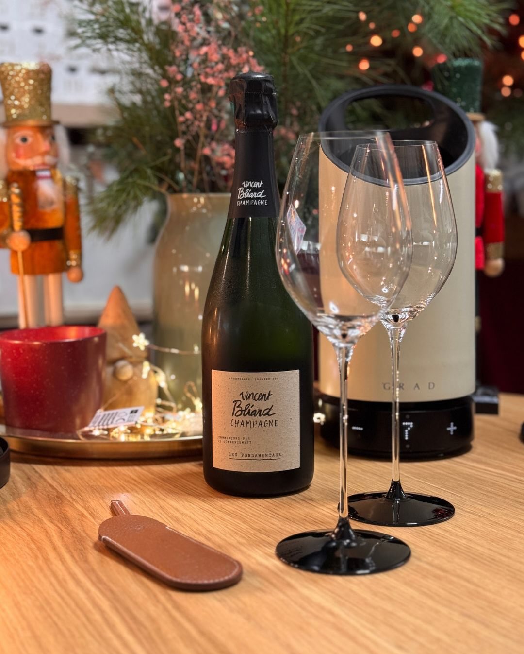 Der Vincent Bliard – Les Fondamentaux, den wir gestern geöffnet haben, ist genau die Art Champagner, die man nicht zwingend analysieren muss, während man sie trinkt. Er läuft ei… (3)