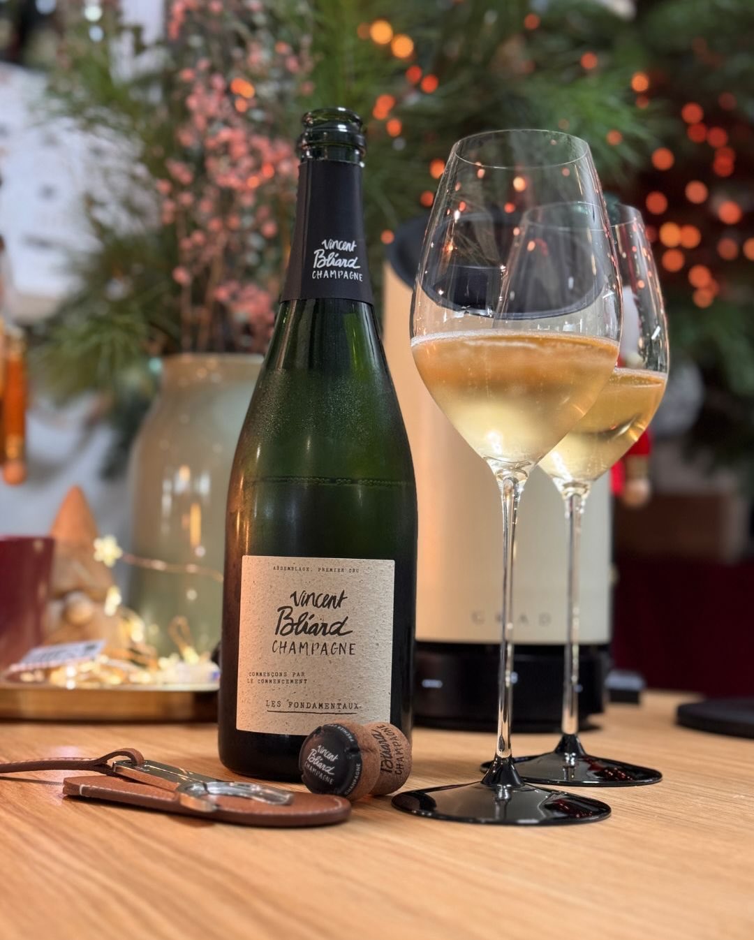 Der Vincent Bliard – Les Fondamentaux, den wir gestern geöffnet haben, ist genau die Art Champagner, die man nicht zwingend analysieren muss, während man sie trinkt. Er läuft ei… (4)