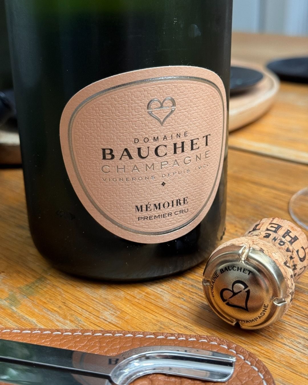 Der Mémoire 2018 von @domainebauchet schien mir ein Champagner zu sein, der ein passendes Pairing verdient hat. Daher habe ich ihn gestern zu klassischen Semmelknödeln, sanft in… (7)