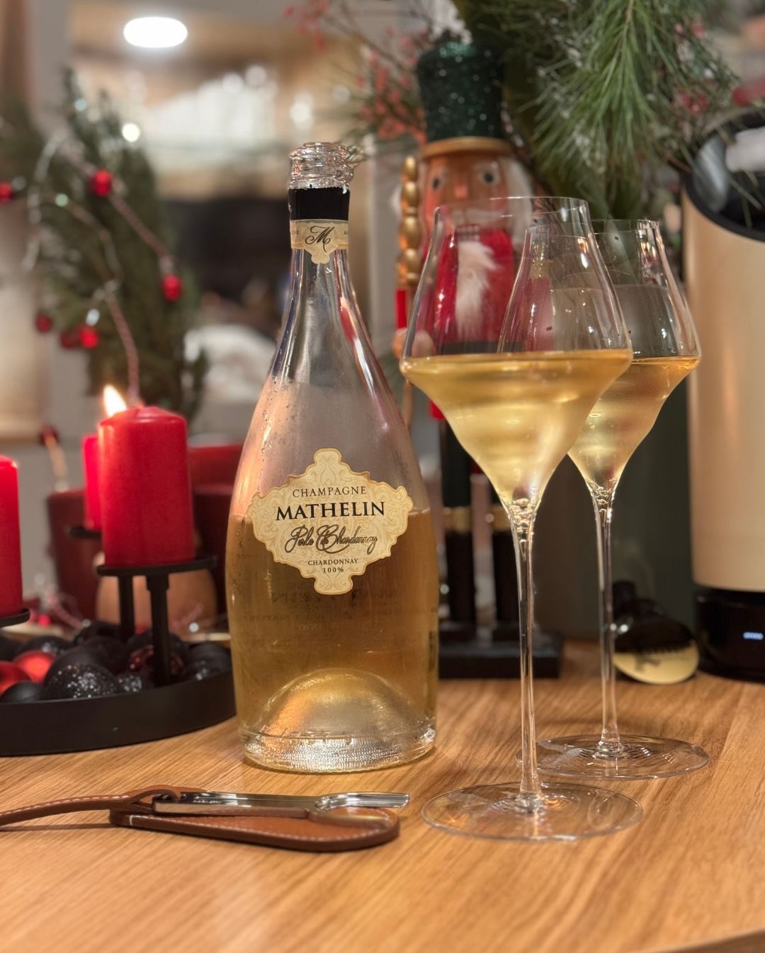 Heute ein paar Worte zum „Perle de Chardonnay“ – Millésime 2016 von @champagne_mathelin . Ohne vorher aufs Etikett zu schauen war der Moment spannender, denn ich hätte hier niem… (1)