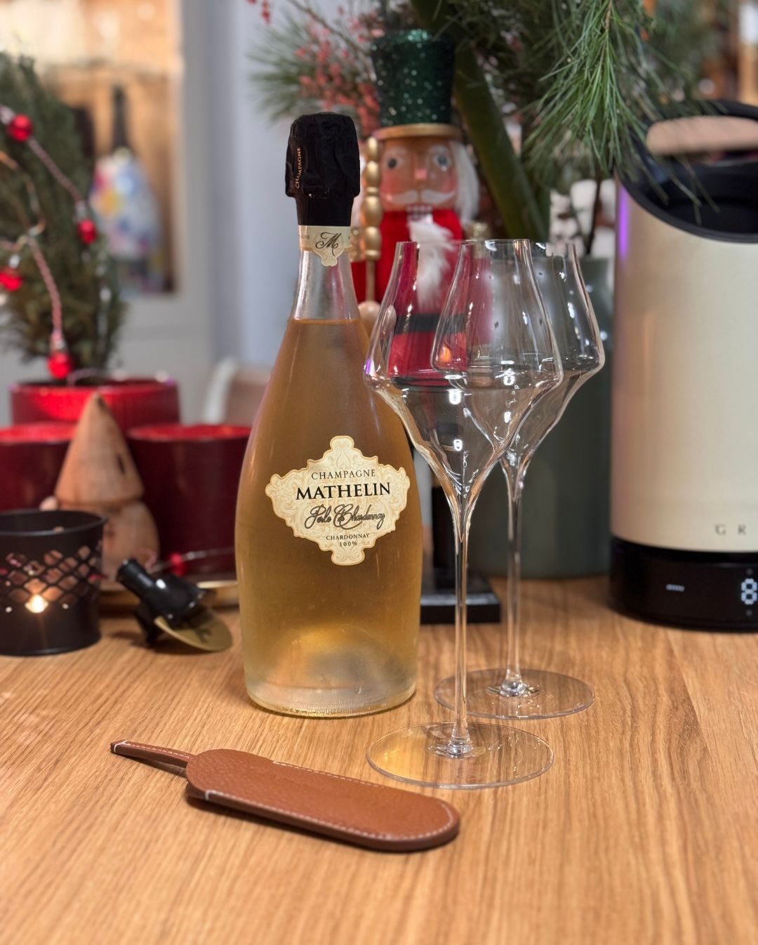 Heute ein paar Worte zum „Perle de Chardonnay“ – Millésime 2016 von @champagne_mathelin . Ohne vorher aufs Etikett zu schauen war der Moment spannender, denn ich hätte hier niem… (3)
