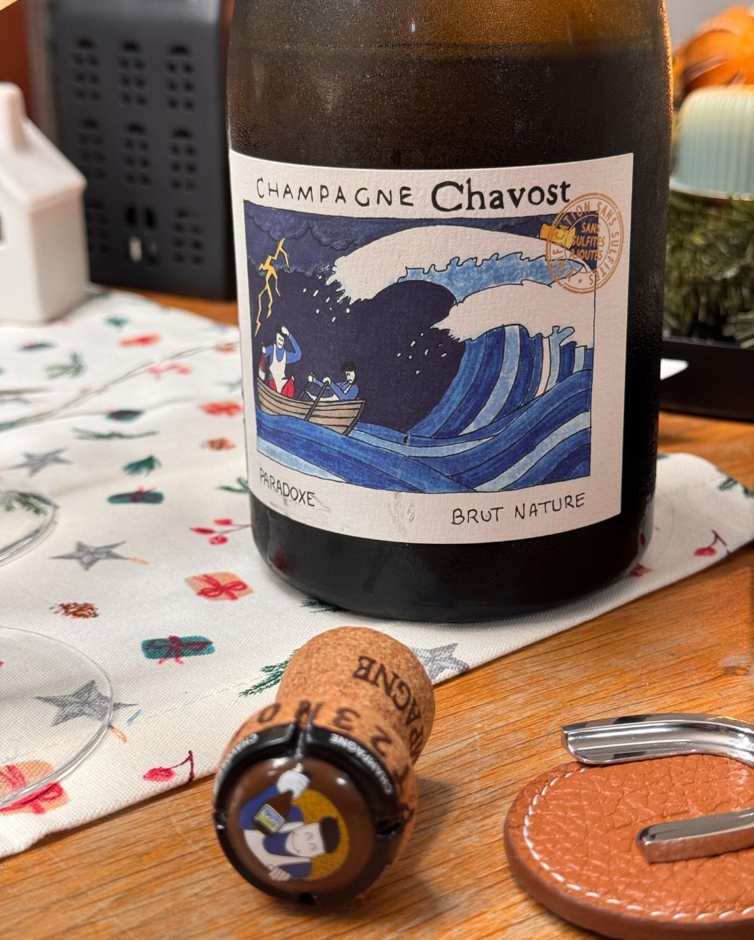Der @champagnechavost – Paradoxe war für mich eine spannende, leicht fordernde Flasche – vor allem wegen seiner Hefenote. Im Glas zunächst deutlich geprägt von Autolyse: Hefe, B… (5)