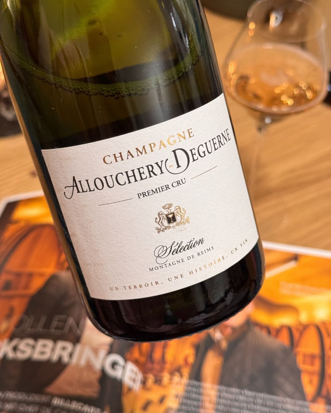 Vor ein paar Tagen kam das neue FINE Wine Magazin – diesmal mit einer wirklich schönen Geschichte über Billecart-Salmon. Ausgerechnet aus diesem Haus hatte ich nichts im Keller.… (10)
