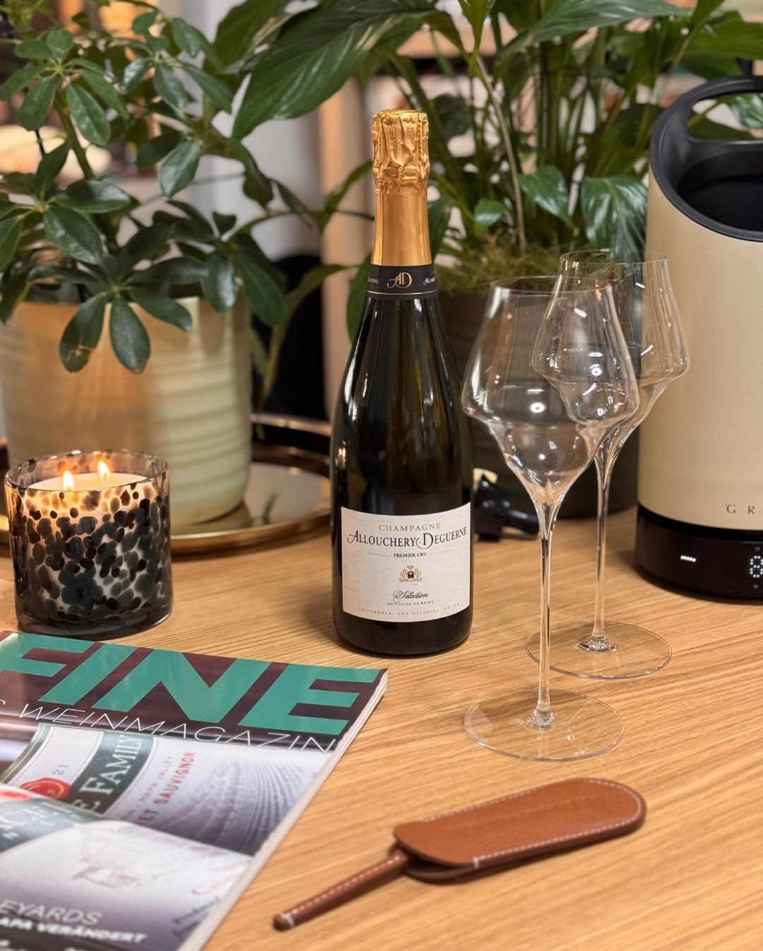 Vor ein paar Tagen kam das neue FINE Wine Magazin – diesmal mit einer wirklich schönen Geschichte über Billecart-Salmon. Ausgerechnet aus diesem Haus hatte ich nichts im Keller.… (3)