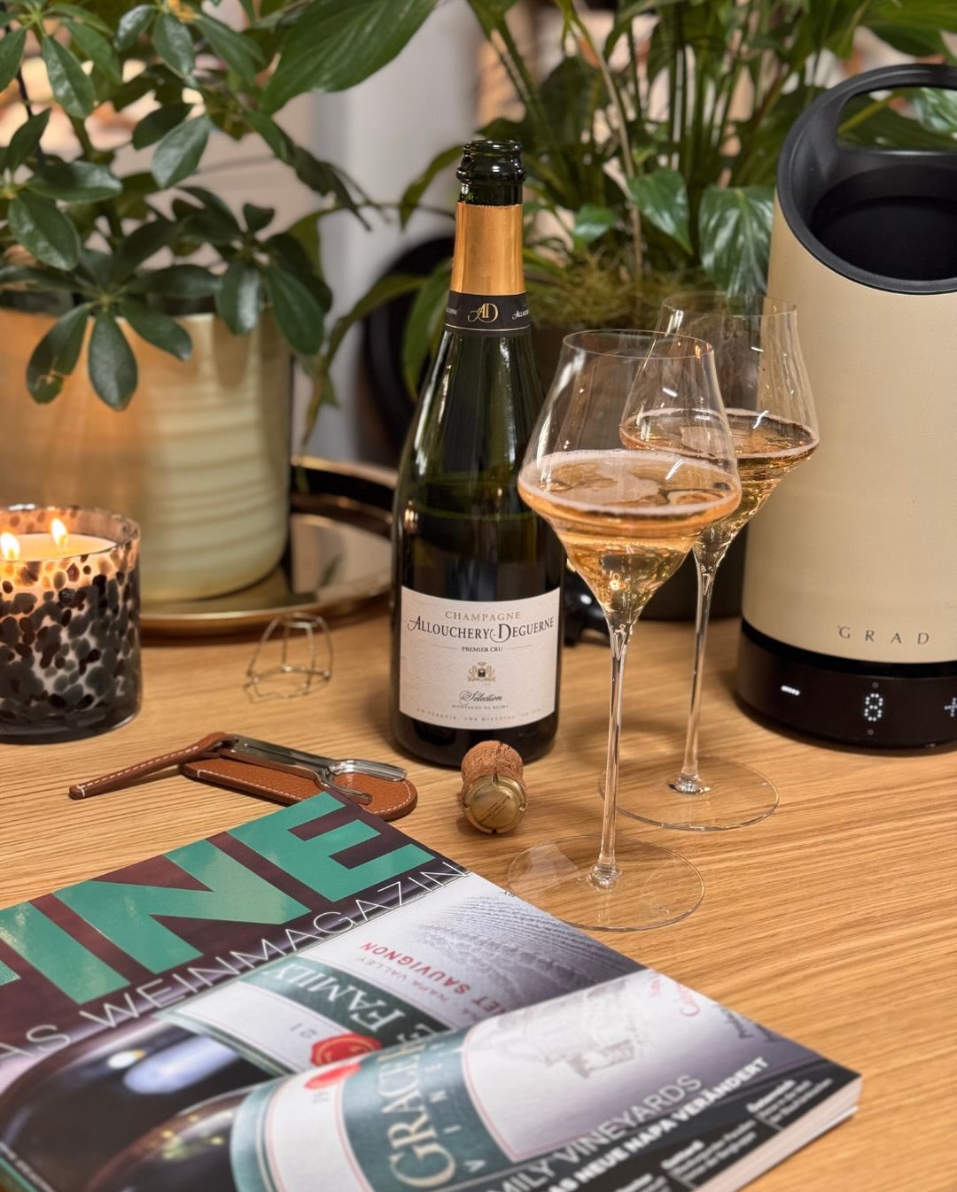 Vor ein paar Tagen kam das neue FINE Wine Magazin – diesmal mit einer wirklich schönen Geschichte über Billecart-Salmon. Ausgerechnet aus diesem Haus hatte ich nichts im Keller.… (8)