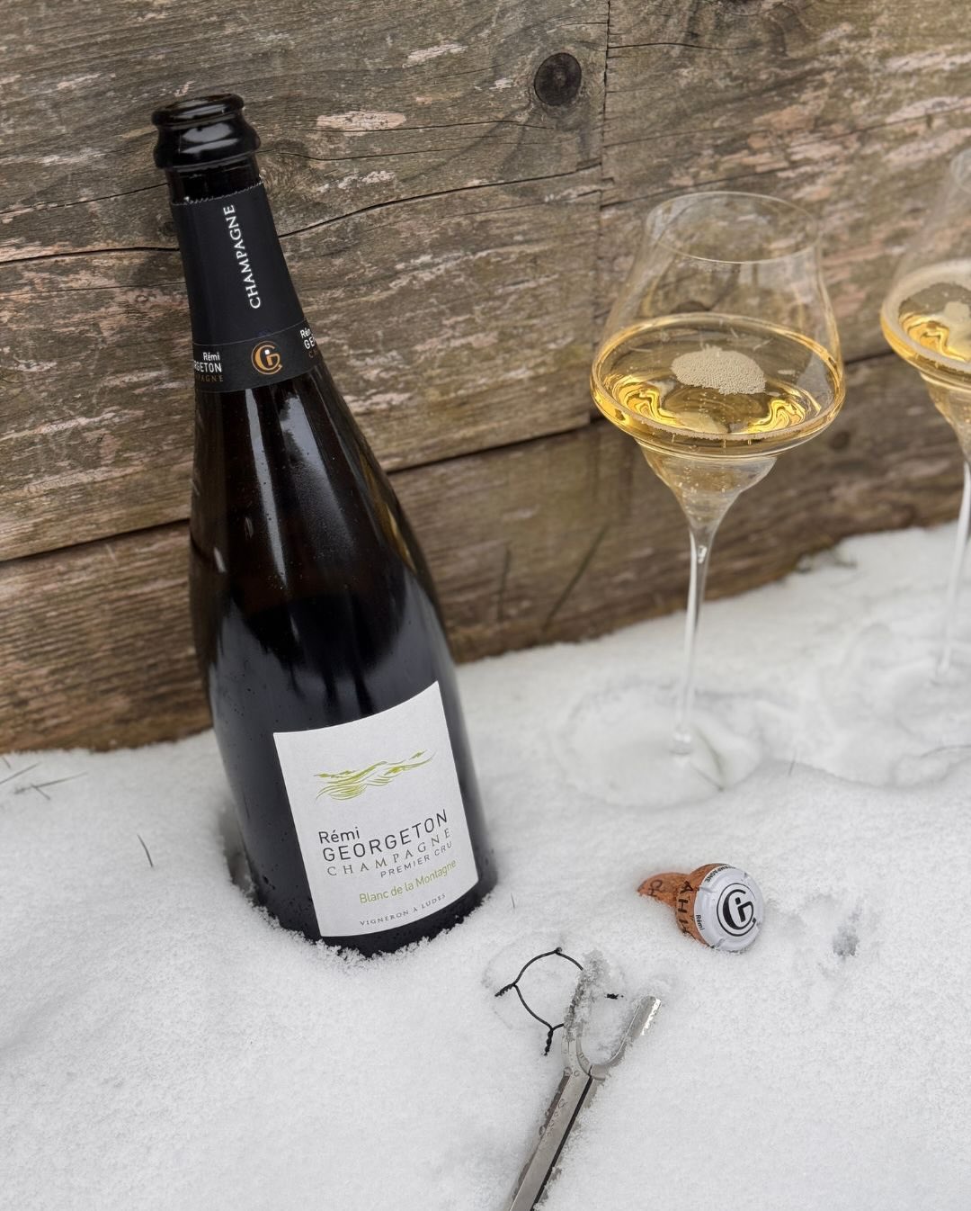 Schnee ist doch eine tolle Sache. Und wenn es bei uns endlich mal welchen gibt, der nicht nach wenigen Stunden wieder wegschmilzt, dann nutzen wir ihn gerne, um Champagner zu kü… (1)