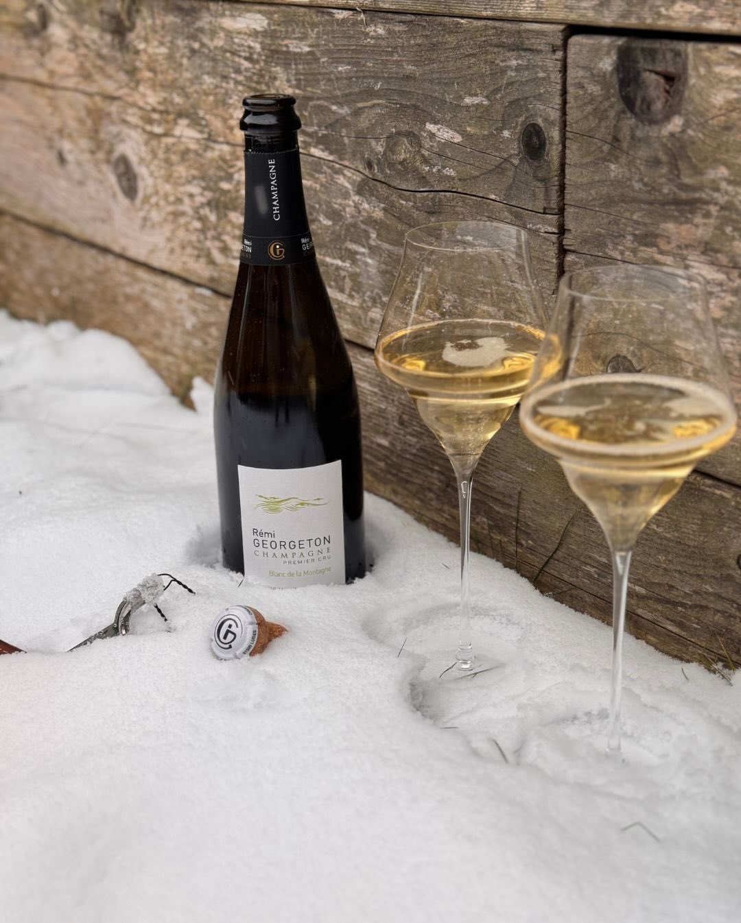 Schnee ist doch eine tolle Sache. Und wenn es bei uns endlich mal welchen gibt, der nicht nach wenigen Stunden wieder wegschmilzt, dann nutzen wir ihn gerne, um Champagner zu kü… (8)