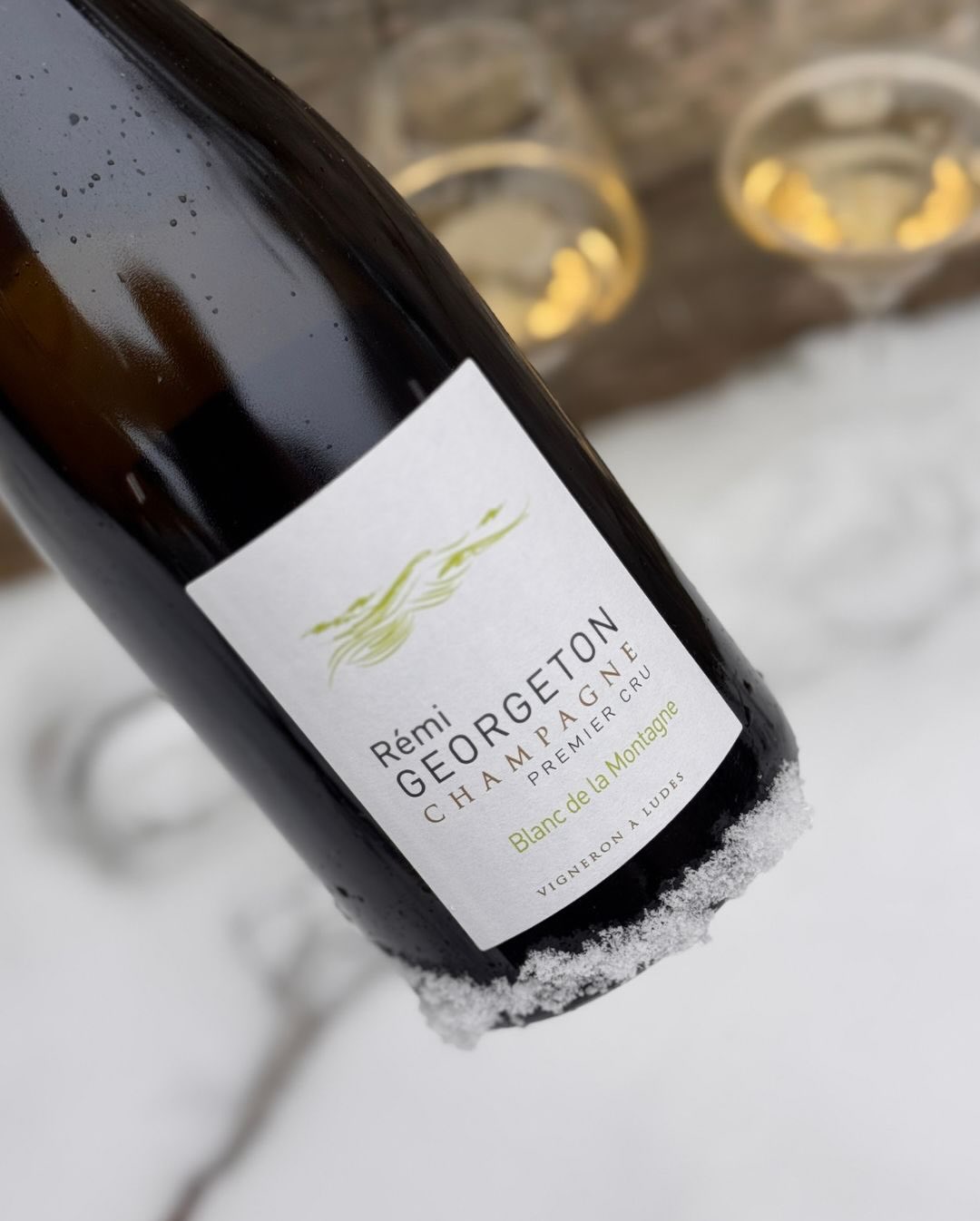 Schnee ist doch eine tolle Sache. Und wenn es bei uns endlich mal welchen gibt, der nicht nach wenigen Stunden wieder wegschmilzt, dann nutzen wir ihn gerne, um Champagner zu kü… (9)