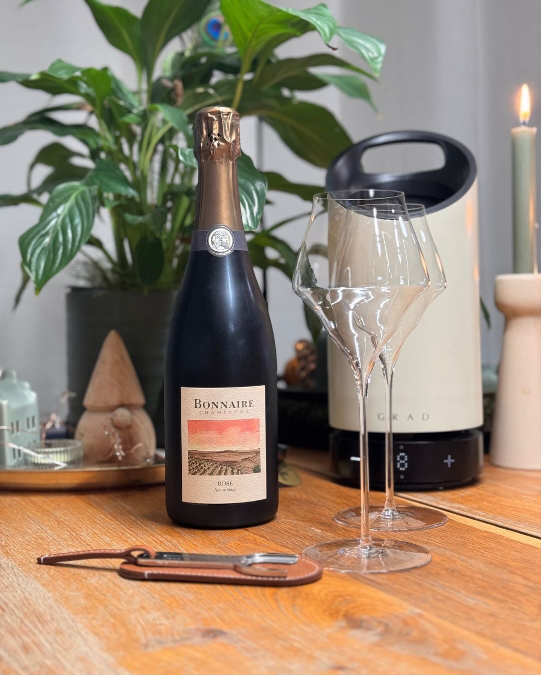 Rosé ist für mich nicht nur ein easy-summer Champagner, sondern eher eine bewusste Frage des Stils. Deshalb mag ich Rosés am meisten, wenn sie gar nicht wie Rosé anmuten. Kein E… (3)