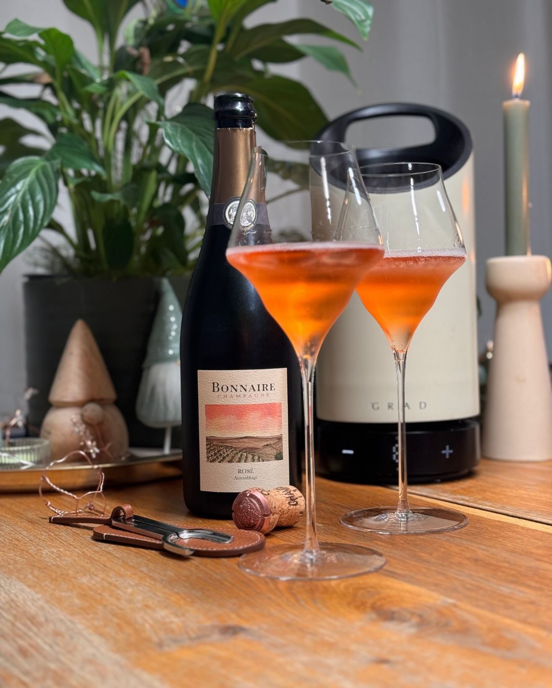 Rosé ist für mich nicht nur ein easy-summer Champagner, sondern eher eine bewusste Frage des Stils. Deshalb mag ich Rosés am meisten, wenn sie gar nicht wie Rosé anmuten. Kein E… (6)