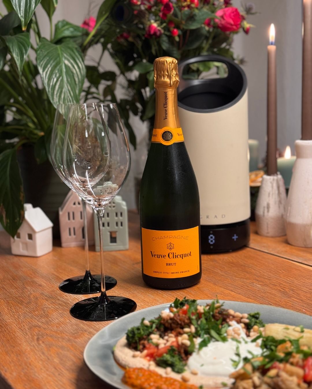 Hier hat meine Frau ganz spontan zum @veuveclicquot Yellow Label gegriffen. Nicht zuletzt wegen des gelben Etiketts – ihr Lieblingschampagner. Und ja: absolut nachvollziehbar. A… (3)