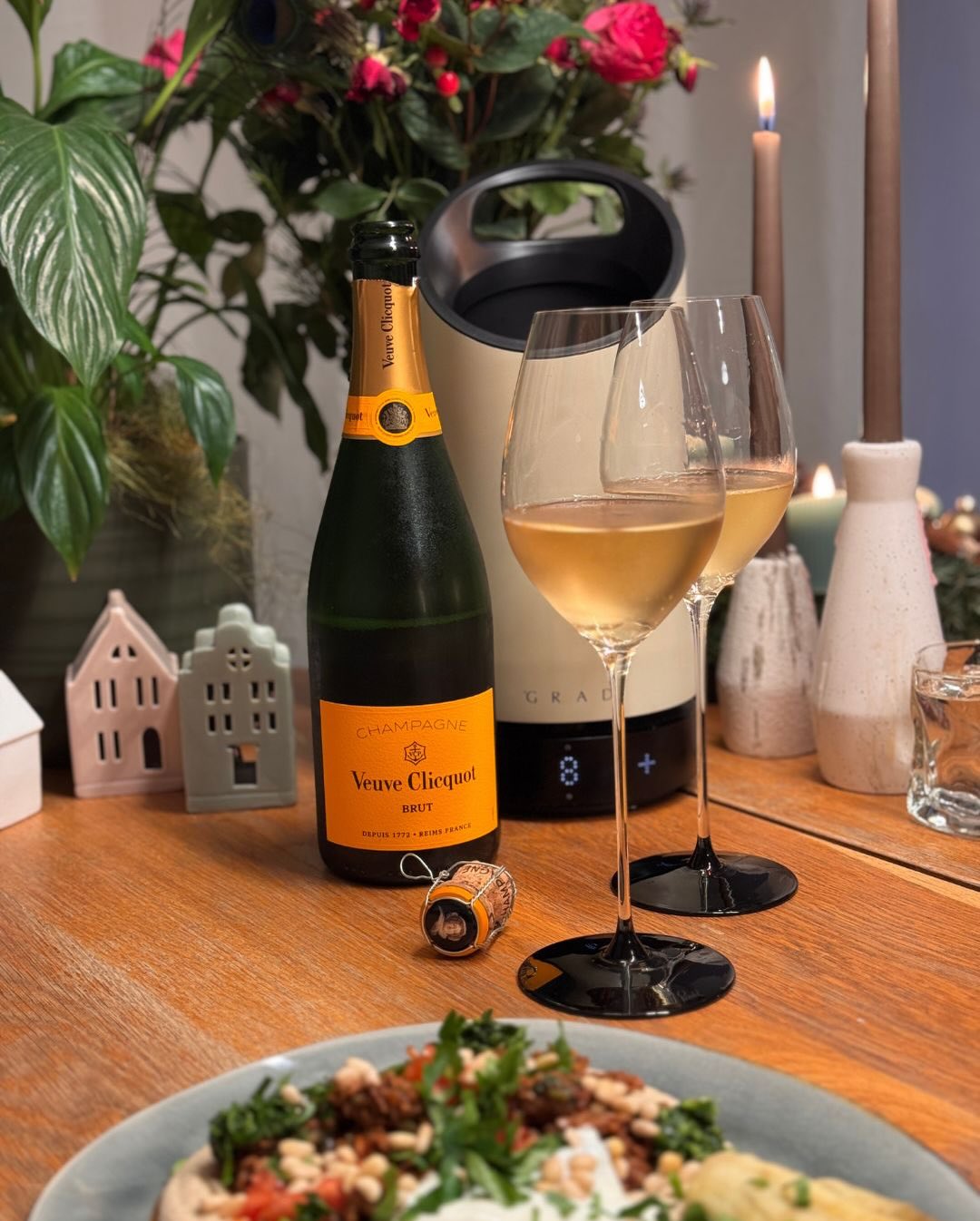 Hier hat meine Frau ganz spontan zum @veuveclicquot Yellow Label gegriffen. Nicht zuletzt wegen des gelben Etiketts – ihr Lieblingschampagner. Und ja: absolut nachvollziehbar. A… (4)