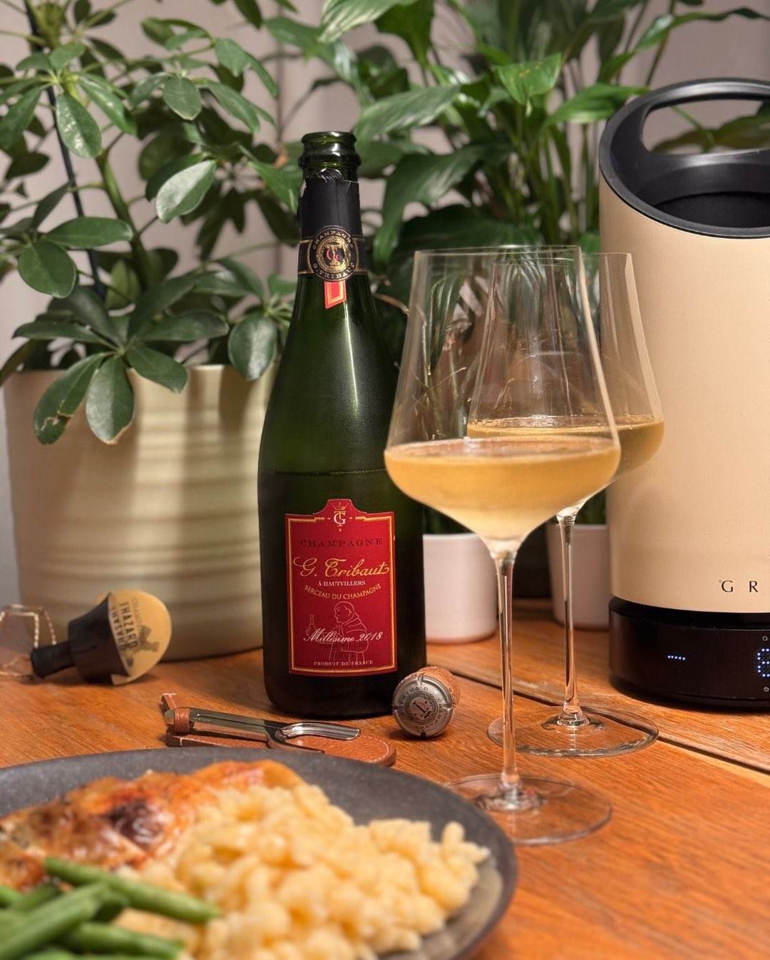 Manchmal muss es einfach „Comfort Food“ auf höchstem Niveau sein. 🍗🥂 Gestern Abend gab es kross gegrillte Hühnerbrust (natürlich mit Haut!), dazu hausgemachte Spätzle und Prin… (7)