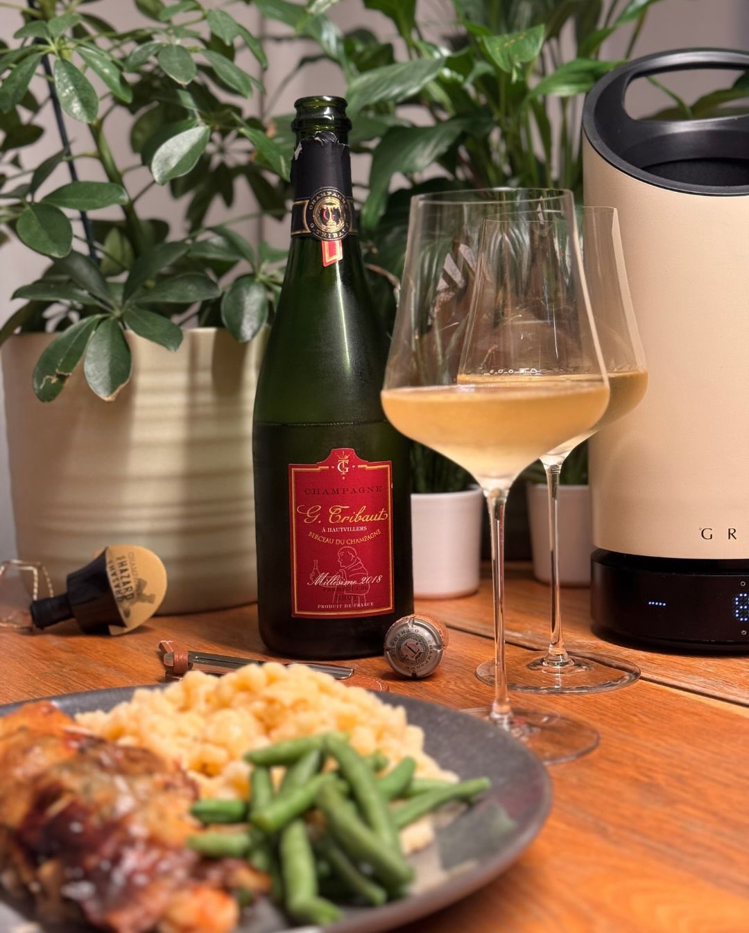 Manchmal muss es einfach „Comfort Food“ auf höchstem Niveau sein. 🍗🥂 Gestern Abend gab es kross gegrillte Hühnerbrust (natürlich mit Haut!), dazu hausgemachte Spätzle und Prin… (8)