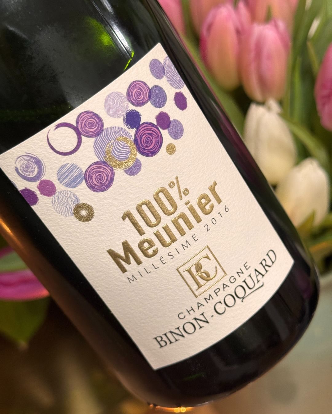 Erdbeermarmelade, Quittengelee und ein Hauch von Kakao – wer bei Meunier nur an „einfache Frucht“ denkt, sollte mal den Millésime 2016 von @champagnebinoncoquard probieren - wen… (9)