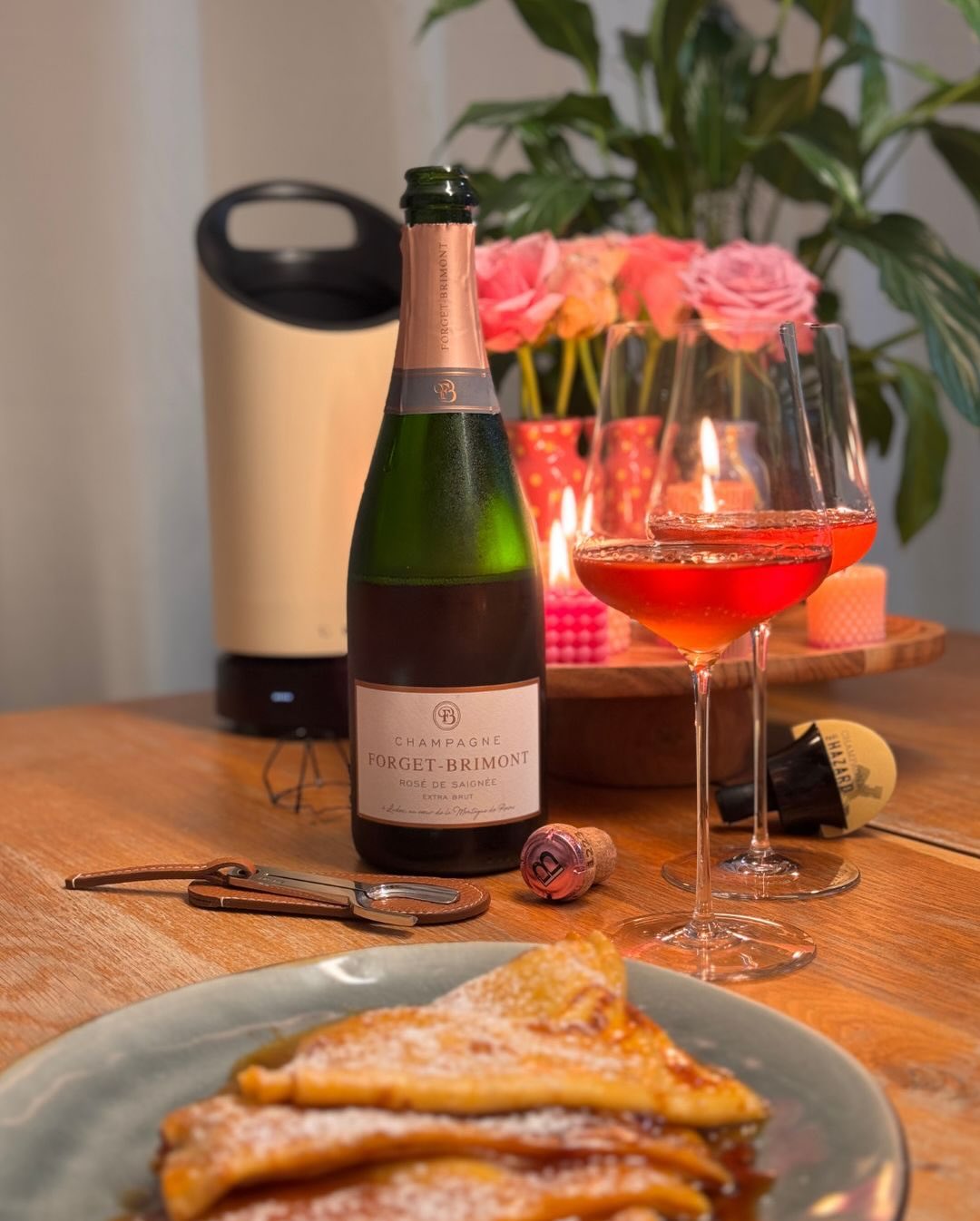 Gestern habe ich auf Instagram was gelernt: In Frankreich war „La Chandeleur“ – der offizielle Tag der Crêpe. Und weil man Traditionen feiern muss, wurde der Abendplan kurzerhan… (1)