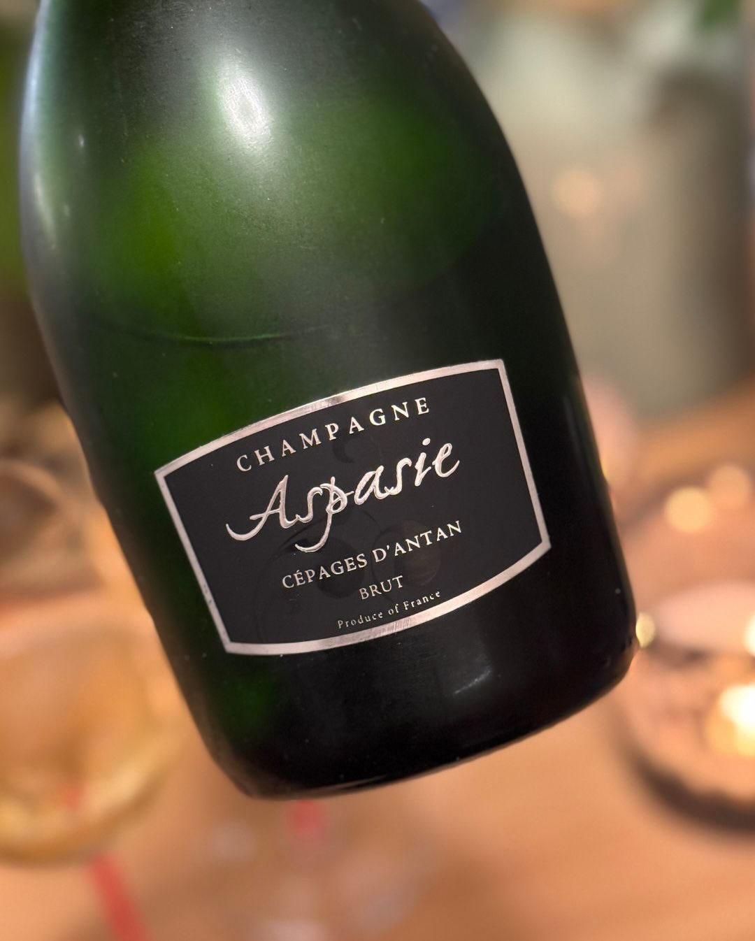 Heute gibt es mit dem Cépages d’Antan von @champagneaspasie mal einen kleinen Exkurs abseits von Chardonnay, Pinot Noir und Pinot Meunier. Hier geht es nicht um die großen Drei … (12)