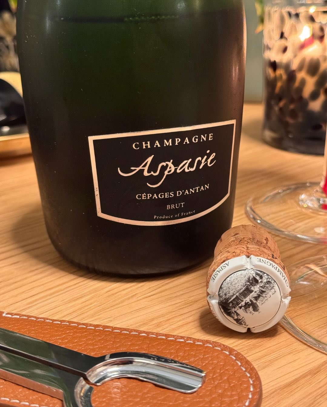 Heute gibt es mit dem Cépages d’Antan von @champagneaspasie mal einen kleinen Exkurs abseits von Chardonnay, Pinot Noir und Pinot Meunier. Hier geht es nicht um die großen Drei … (6)