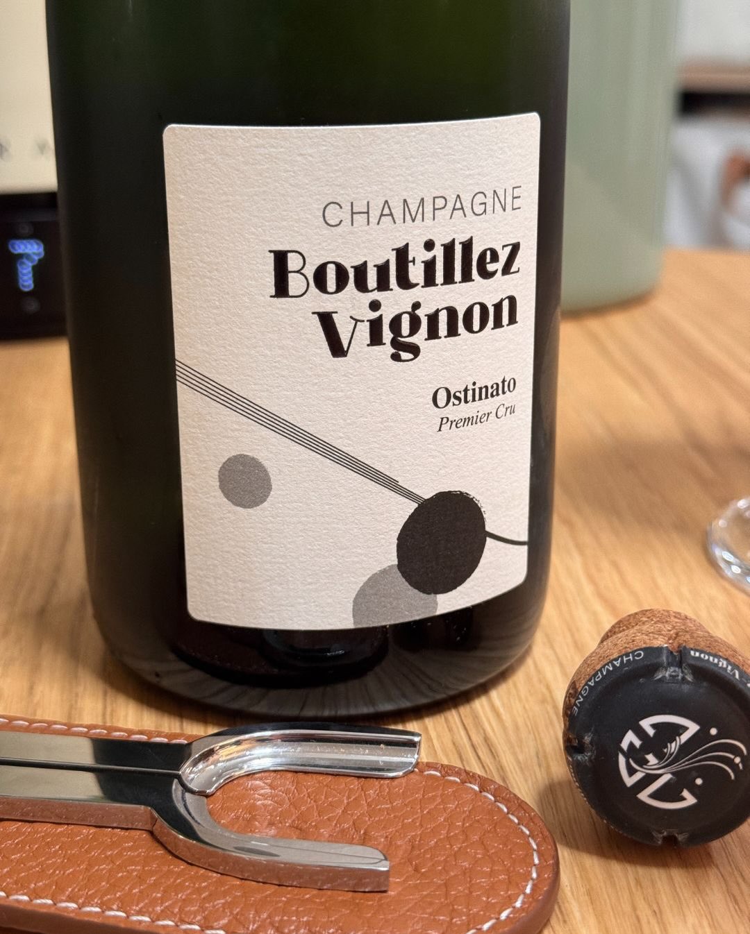 Heute machen wir die Bühne frei für den Ostinato von @champagne_boutillez_vignon . Wer Villers-Marmery kennt, weiß, dass der Chardonnay hier oft die erste Geige spielt – und die… (7)
