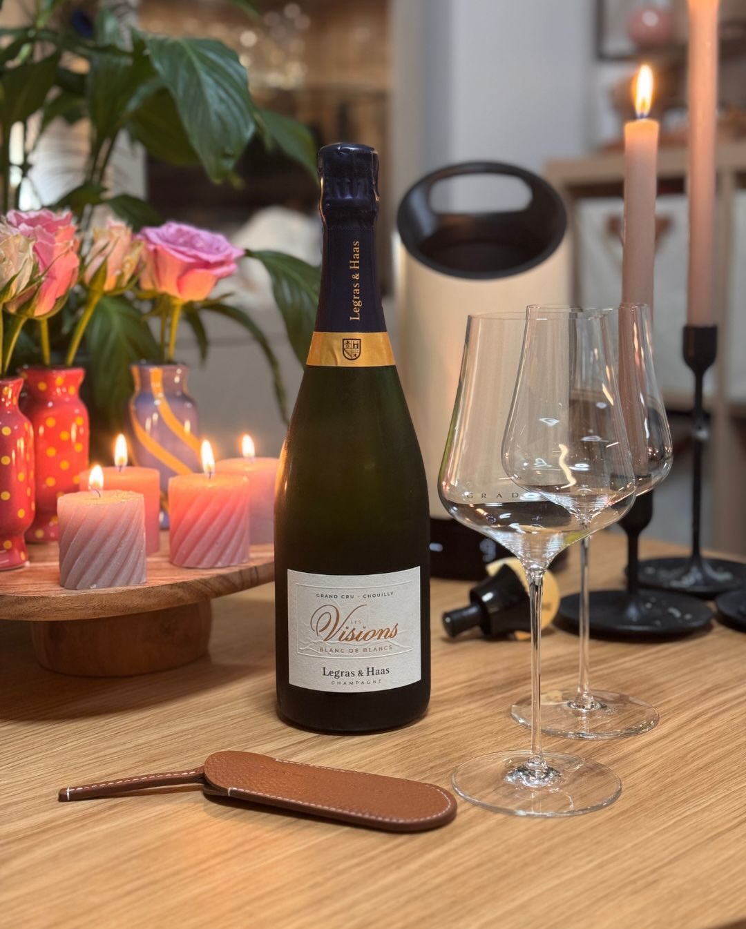 Chouilly ist in der Côte des Blancs oft für seine etwas „großzügigeren“ und cremigeren Chardonnays bekannt. Aber @legras_haas zeigt mit dem „Les Visions“, dass man in diesem Gra… (3)