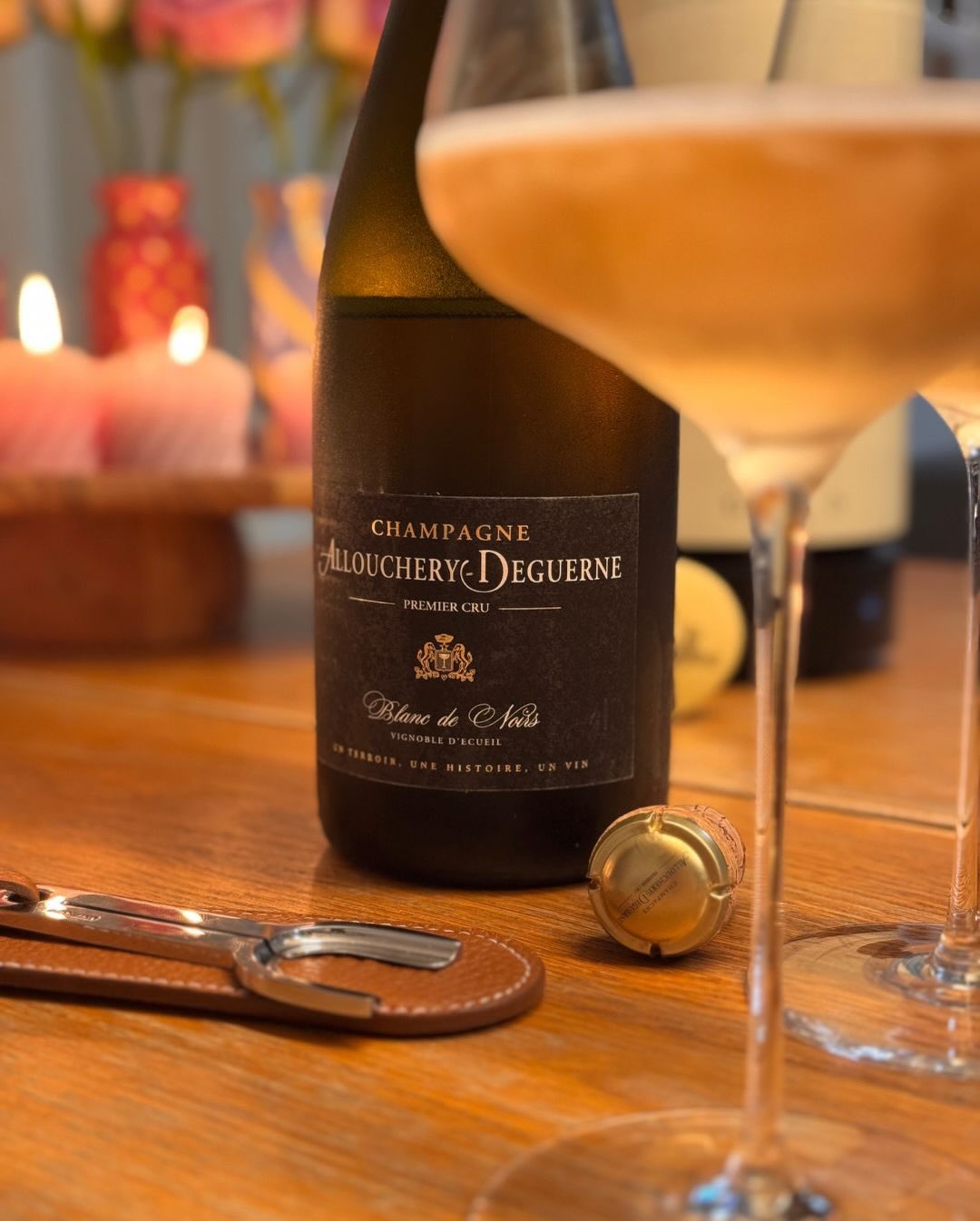 Hinter jeder Flasche @champagnealloucherydeguerne steckt nicht nur Handwerk, sondern die Geschichte mehrerer Generationen, die ihr Erbe in Chamery und Écueil pflegen. Nachdem ic… (7)