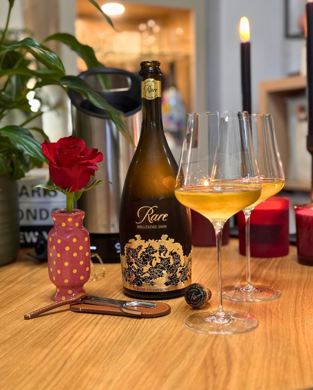 Ich gebe zu: Ich hatte heute kurz Sorge. Mit einer leichten Erkältung im Nacken hatte ich Angst, dieses aromatische Schwergewicht zu „verpassen“. Aber der @rarechampagne_officia… (6)