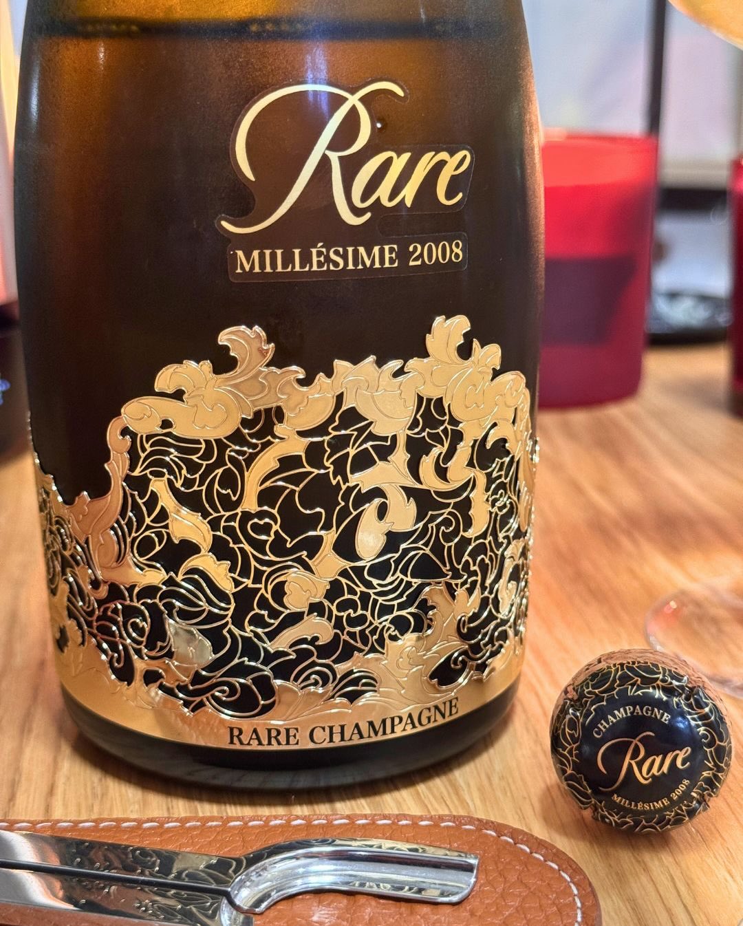 Ich gebe zu: Ich hatte heute kurz Sorge. Mit einer leichten Erkältung im Nacken hatte ich Angst, dieses aromatische Schwergewicht zu „verpassen“. Aber der @rarechampagne_officia… (8)