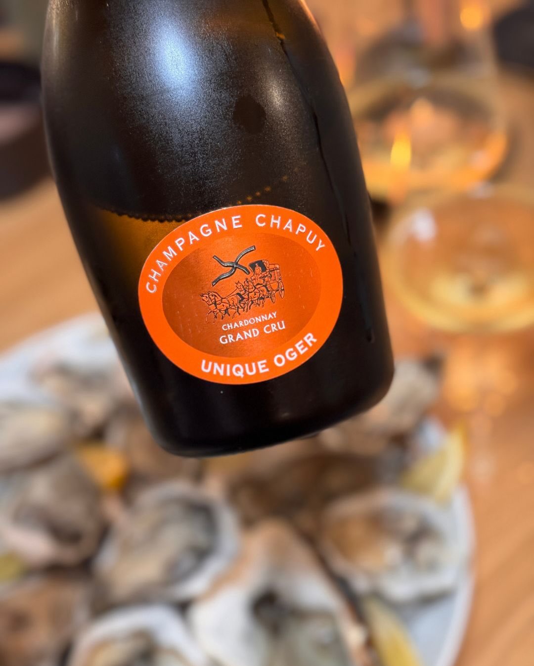 Wenn es um die Kombination mit frischen Austern geht, ist Reinheit für mich mittlerweile das oberste Gebot. Heute im Glas: Der @champagne_espritchapuy – „Unique Oger“. Oger ist … (12)