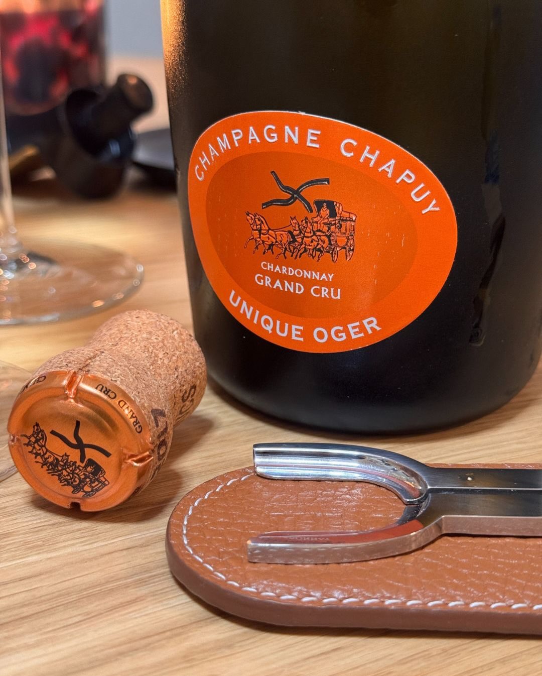 Wenn es um die Kombination mit frischen Austern geht, ist Reinheit für mich mittlerweile das oberste Gebot. Heute im Glas: Der @champagne_espritchapuy – „Unique Oger“. Oger ist … (6)