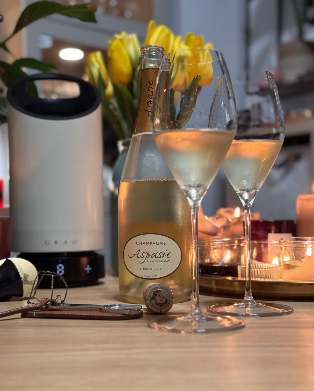Mit dem Blanc de Blancs Brut von @champagneaspasie habe ich hier einen wirklich spannenden Exoten. Dieser Blanc de Blancs besteht zu 100 % aus Chardonnay von einem einzigen Cru,… (1)