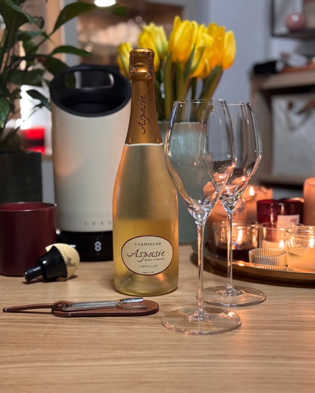 Mit dem Blanc de Blancs Brut von @champagneaspasie habe ich hier einen wirklich spannenden Exoten. Dieser Blanc de Blancs besteht zu 100 % aus Chardonnay von einem einzigen Cru,… (3)