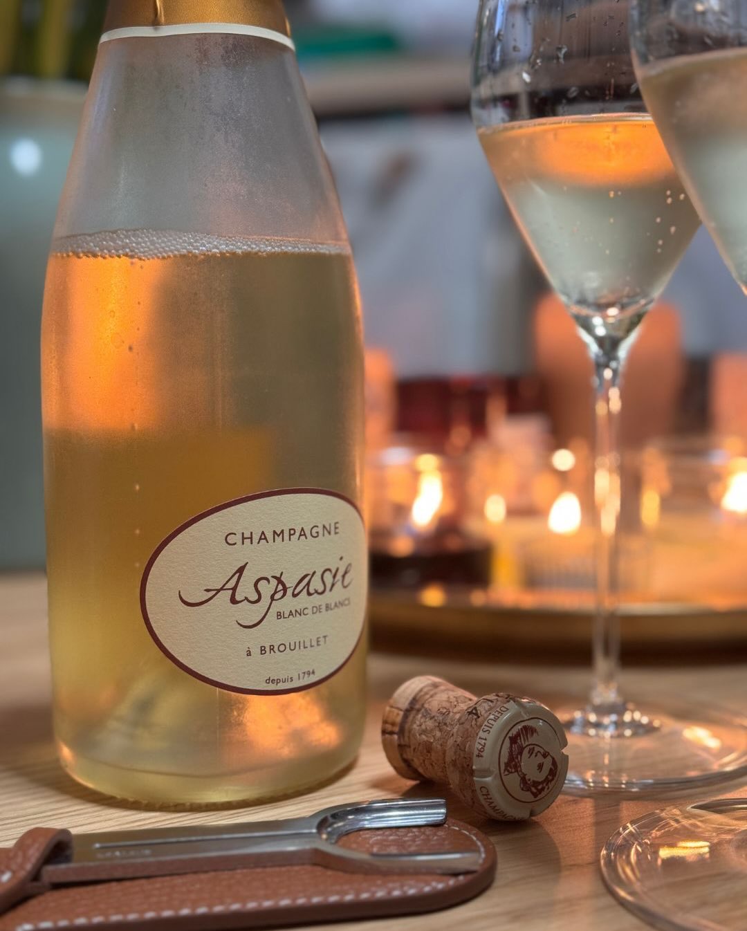Mit dem Blanc de Blancs Brut von @champagneaspasie habe ich hier einen wirklich spannenden Exoten. Dieser Blanc de Blancs besteht zu 100 % aus Chardonnay von einem einzigen Cru,… (5)