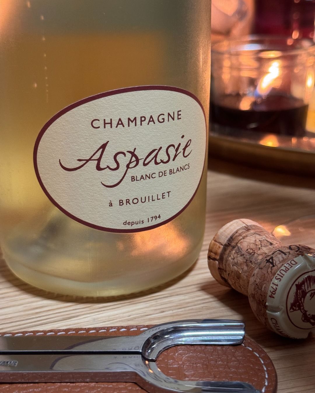 Mit dem Blanc de Blancs Brut von @champagneaspasie habe ich hier einen wirklich spannenden Exoten. Dieser Blanc de Blancs besteht zu 100 % aus Chardonnay von einem einzigen Cru,… (7)