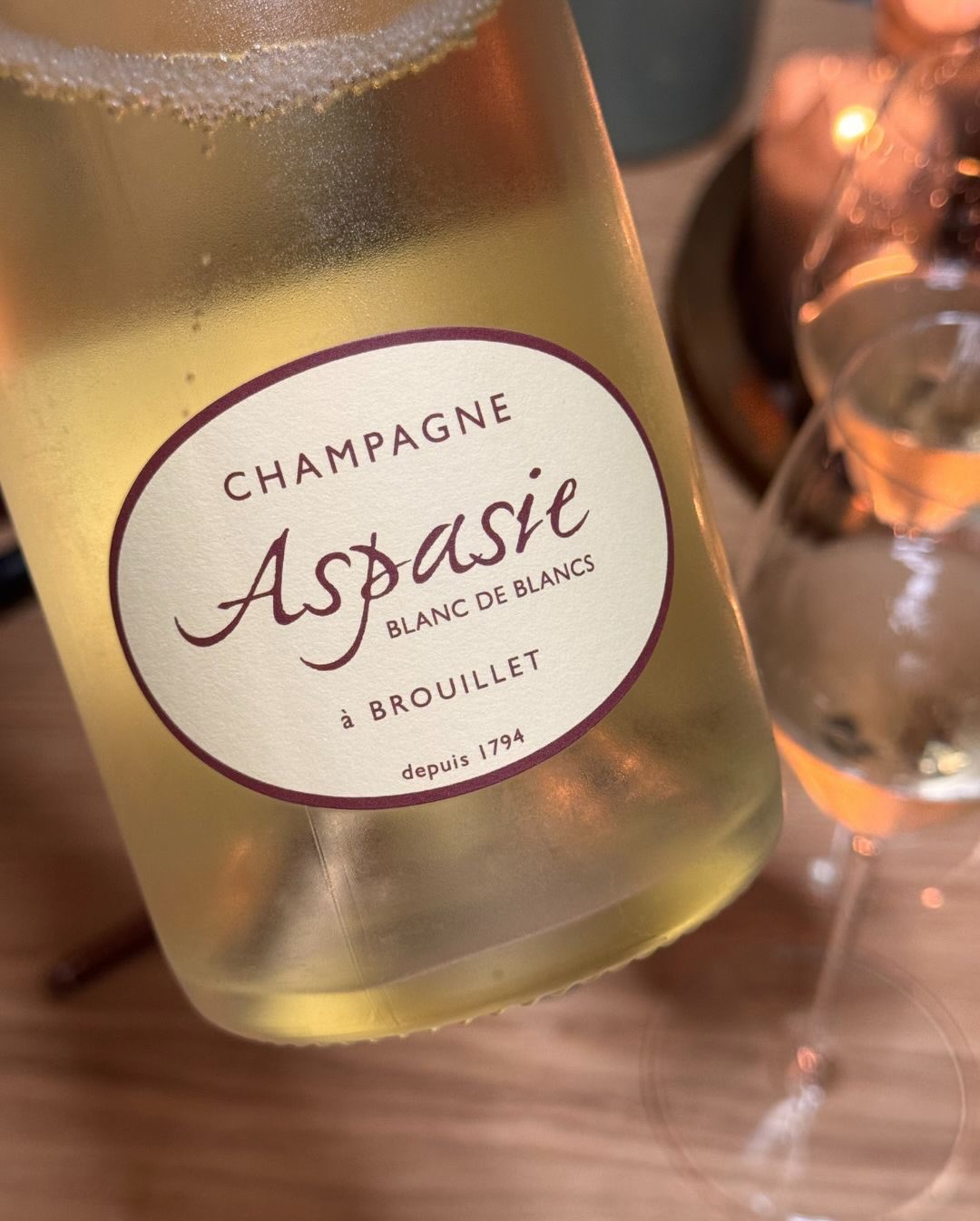 Mit dem Blanc de Blancs Brut von @champagneaspasie habe ich hier einen wirklich spannenden Exoten. Dieser Blanc de Blancs besteht zu 100 % aus Chardonnay von einem einzigen Cru,… (9)