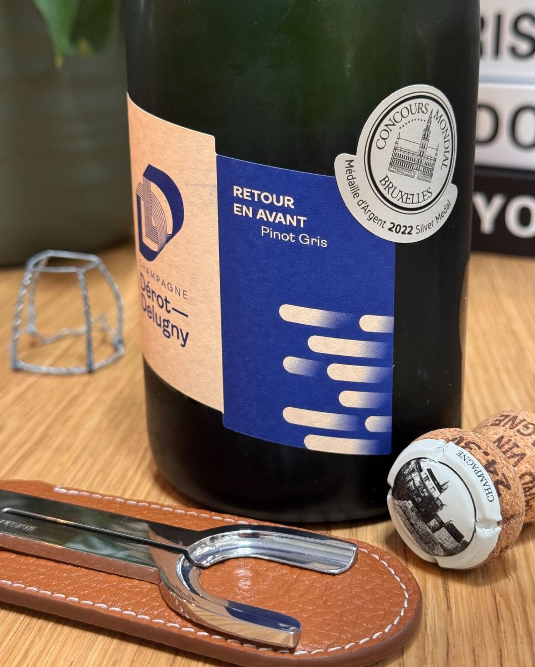 Vergesst alles, was ihr über die klassischen Rebsorten der Champagne wisst. Heute wird es exotisch, würzig und fast schon ein wenig mystisch mit dem Retour en Avant von @derotde… (5)