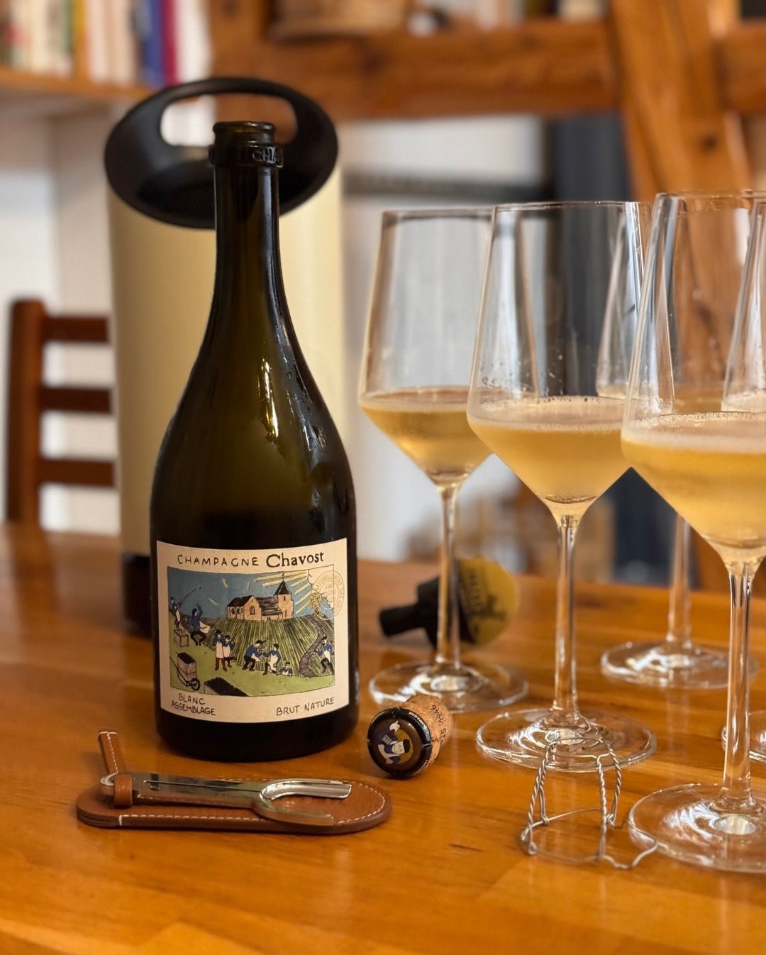 Vor dem großen Menü zum 60er mit Privatkoch, was ich euch morgen in 5 Posts präsentieren werde, gab es als Warm-up schon mal einen @champagnechavost – Blanc Assemblage. Eigentli… (1)