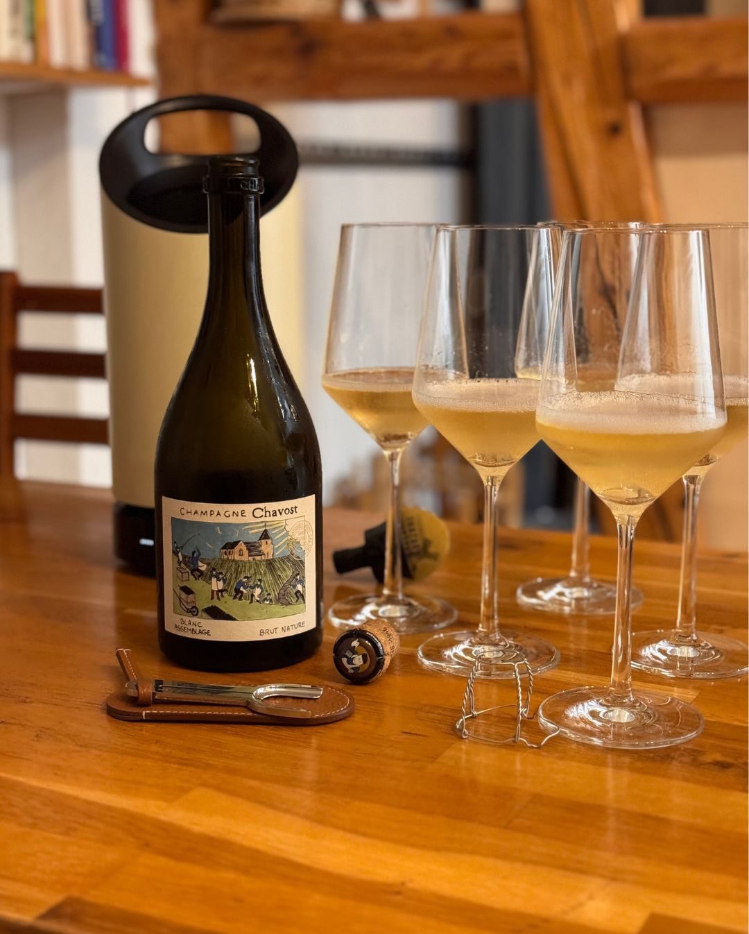 Vor dem großen Menü zum 60er mit Privatkoch, was ich euch morgen in 5 Posts präsentieren werde, gab es als Warm-up schon mal einen @champagnechavost – Blanc Assemblage. Eigentli… (4)