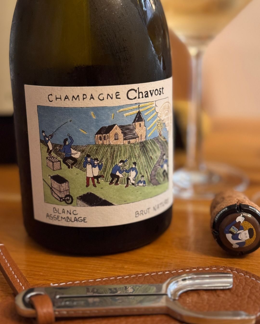 Vor dem großen Menü zum 60er mit Privatkoch, was ich euch morgen in 5 Posts präsentieren werde, gab es als Warm-up schon mal einen @champagnechavost – Blanc Assemblage. Eigentli… (6)