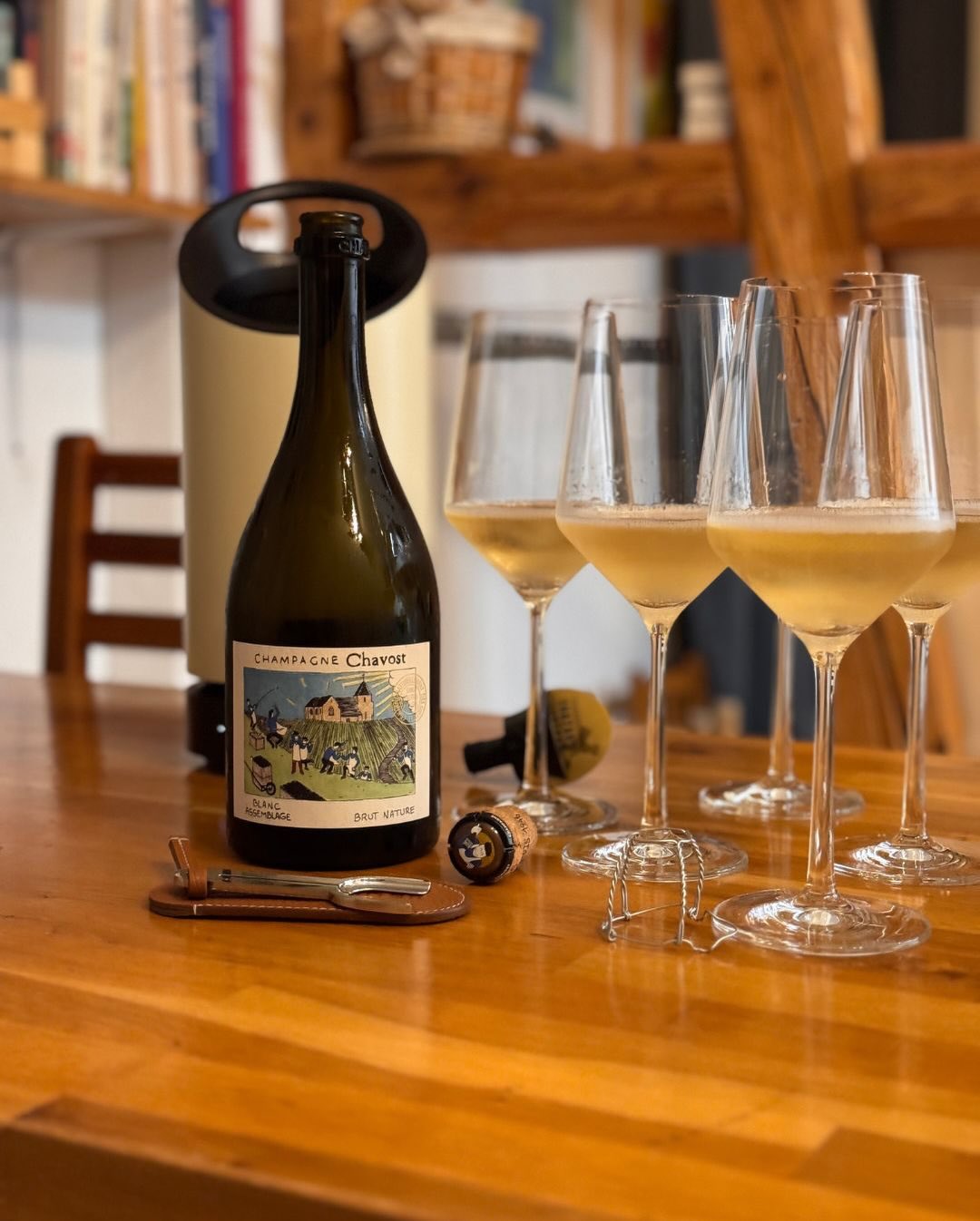 Vor dem großen Menü zum 60er mit Privatkoch, was ich euch morgen in 5 Posts präsentieren werde, gab es als Warm-up schon mal einen @champagnechavost – Blanc Assemblage. Eigentli… (8)