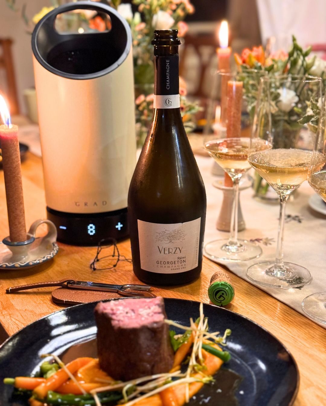 Nach der grandiosen Tom Kha gab es als Hauptgang nun Rinderfilet mit Karotten-Ingwercreme, wildem Brokkoli und Thymianjus. Hier braucht es Struktur, die ich mit dem Verzy Grand … (1)