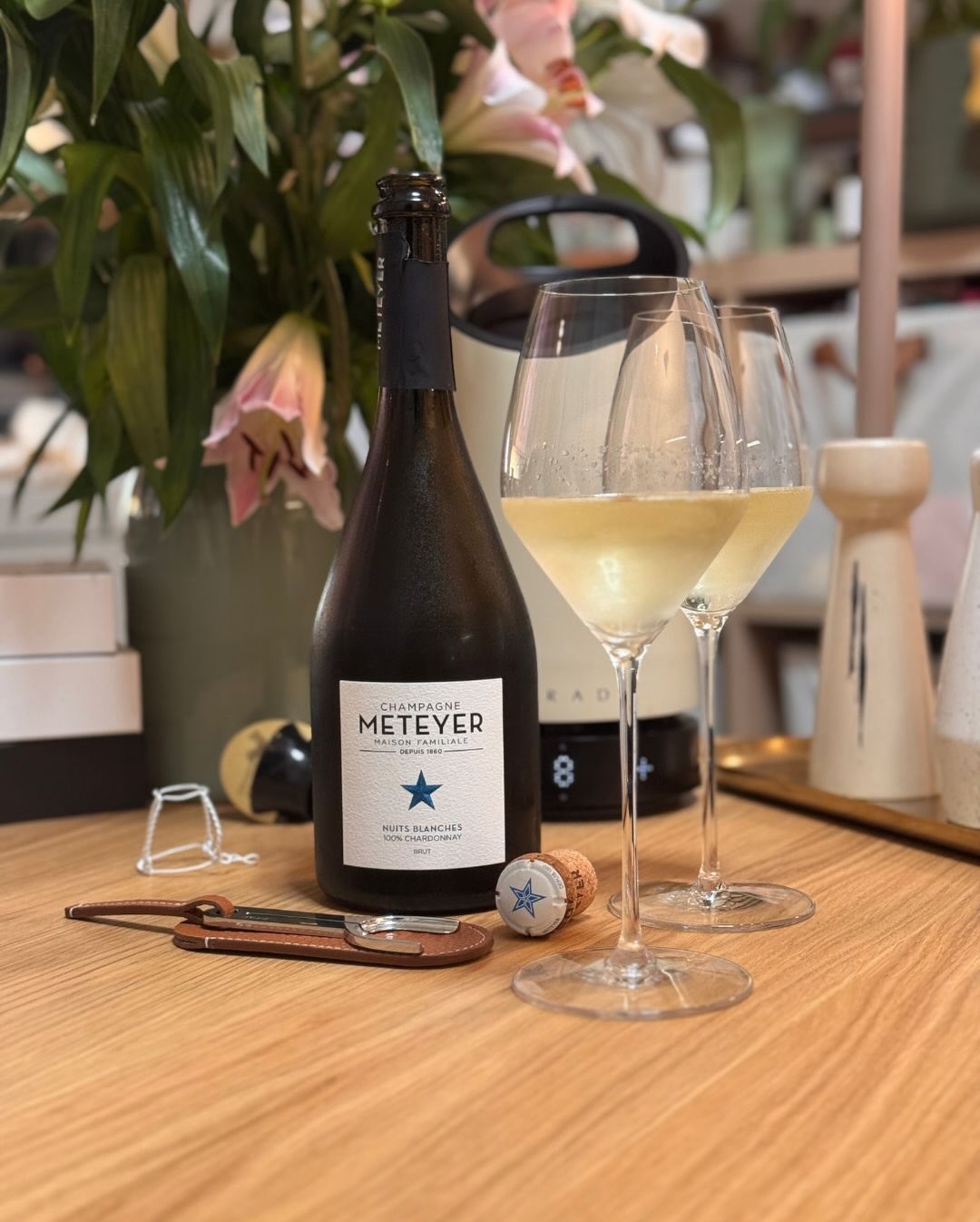 Ich habe mich in den letzten Monaten fast durch das gesamte Portfolio von @champagne_meteyer probiert und ich muss ehrlich sagen: Der Nuits Blanches 2019 hat mich von allen am m… (1)