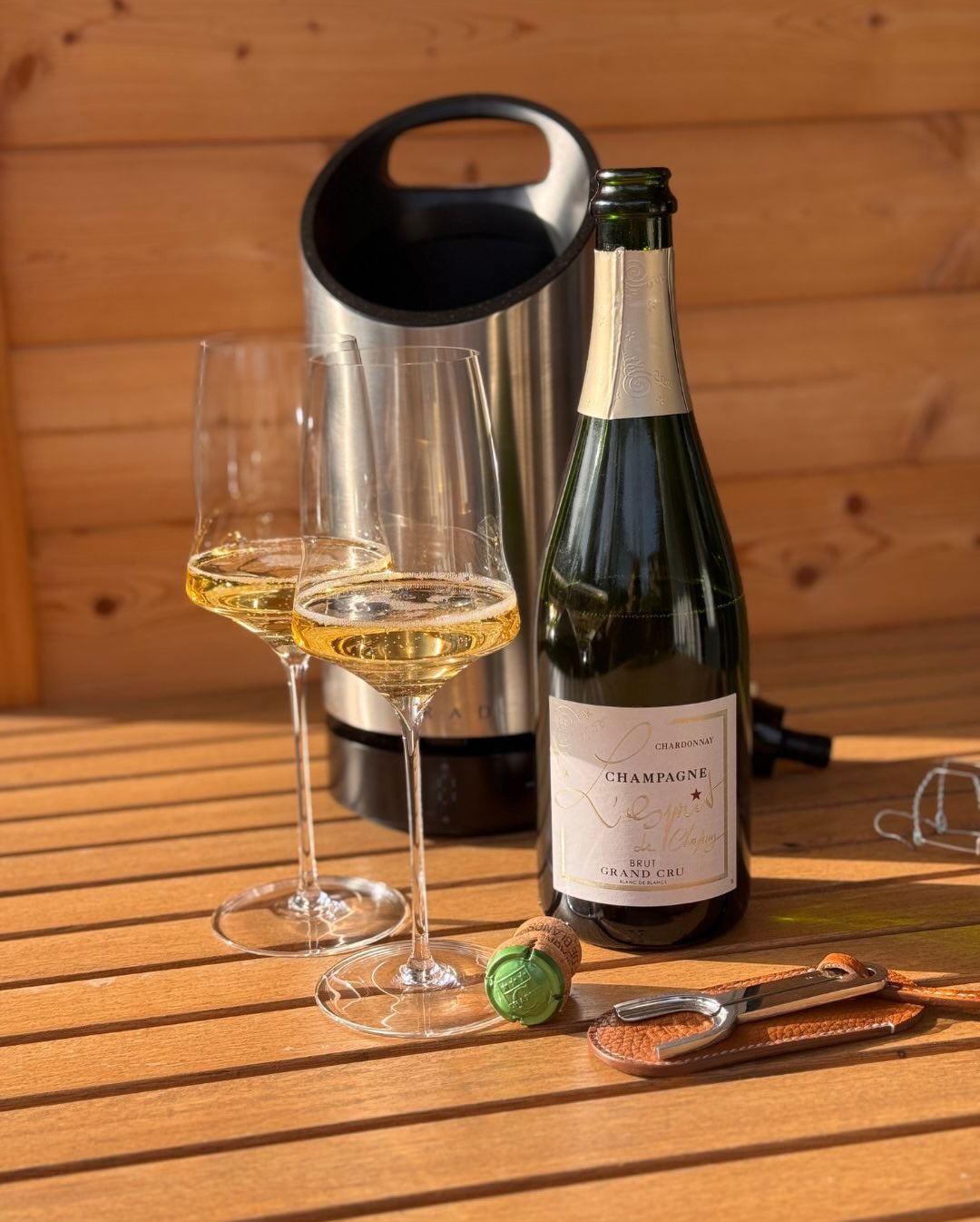 Endlich wieder Terrassen-Wetter! ☀️🥂 Passend zu den ersten warmen Sonnenstrahlen des Jahres gab es heute ein weiteres Unboxing: Meine neuen Gläser von @josephinenhutte sind ang… (4)