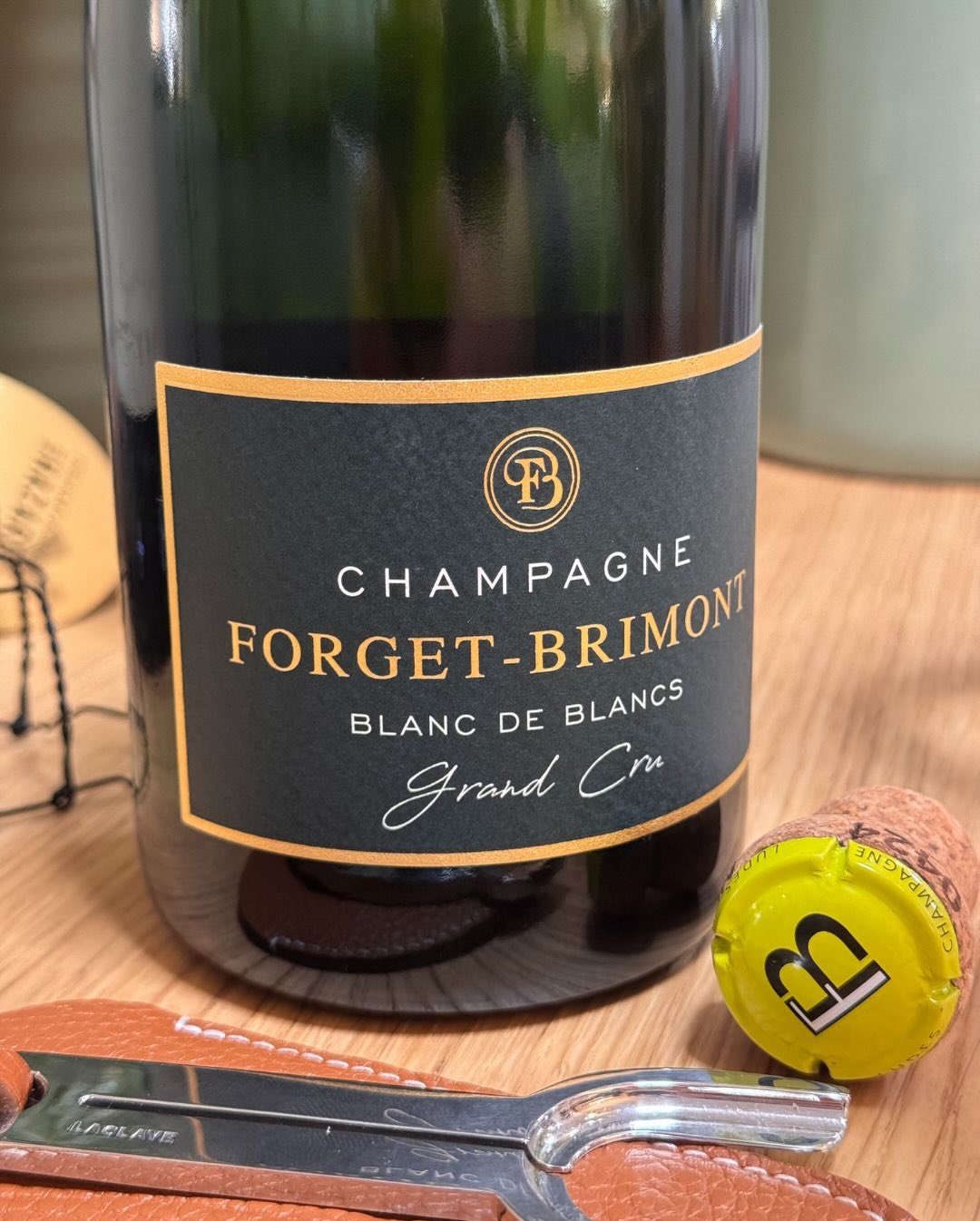 Nachdem mich der kräftige Rosé de Saignée Anfang Februar so bei den Crêpes Suzette überrascht hat, war gestern das weiße Flaggschiff von @champagne_forget_brimont dran: Der Blan… (5)