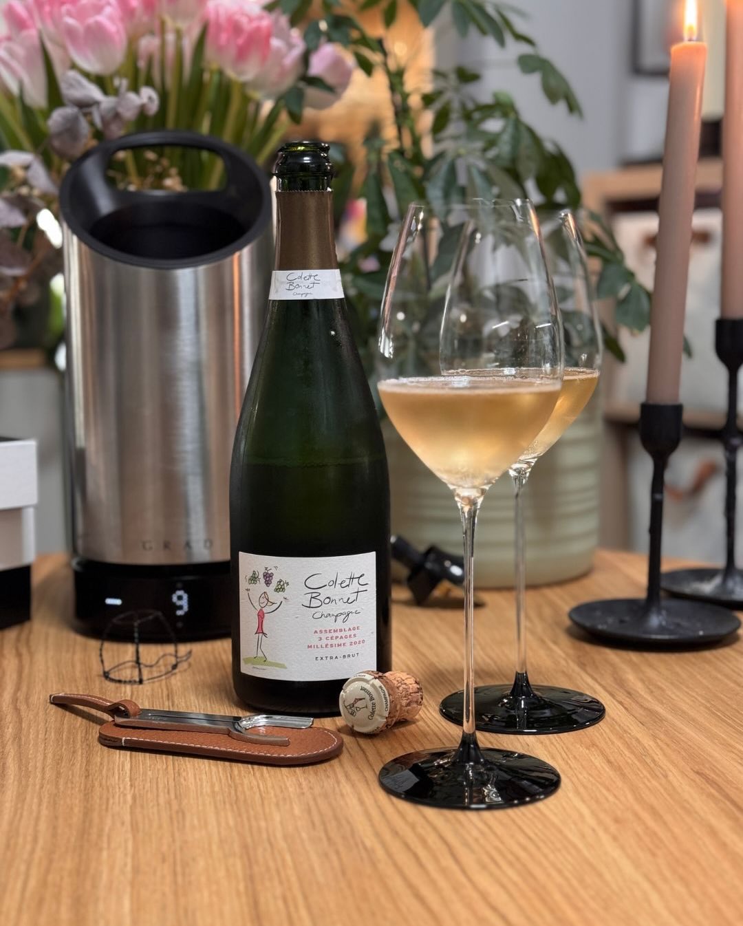 Gestern hatte ich mal wieder einen echten Geheimtipp: Den „Assemblage 3 Cépages“ Millésime 2020 von @champagnecolettebonnet . Colette Bonnet bewirtschaftet gerade einmal 2,24 He… (1)