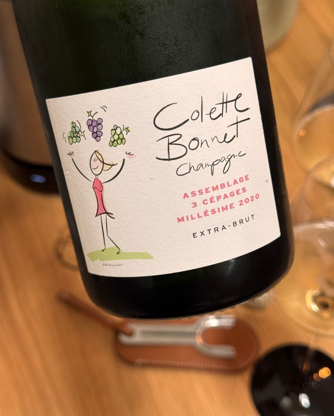 Gestern hatte ich mal wieder einen echten Geheimtipp: Den „Assemblage 3 Cépages“ Millésime 2020 von @champagnecolettebonnet . Colette Bonnet bewirtschaftet gerade einmal 2,24 He… (10)