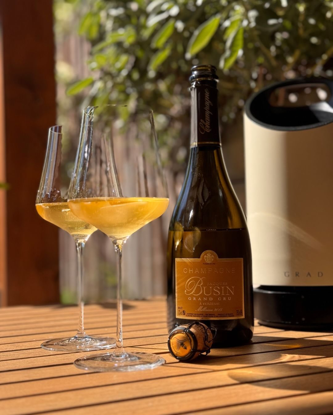 Erinnert ihr euch noch an den @champagnejacquesbusin – Millésime 2015 Grand Cru? Ich hatte diesen kraftvollen Champagner aus Verzenay letztes Jahr schon einmal. Damals im auslad… (1)