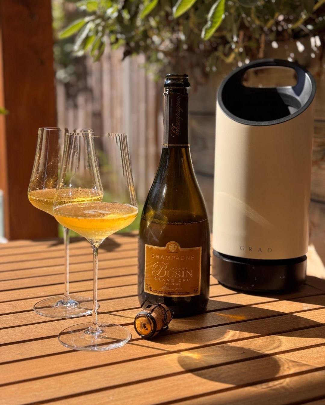 Erinnert ihr euch noch an den @champagnejacquesbusin – Millésime 2015 Grand Cru? Ich hatte diesen kraftvollen Champagner aus Verzenay letztes Jahr schon einmal. Damals im auslad… (3)