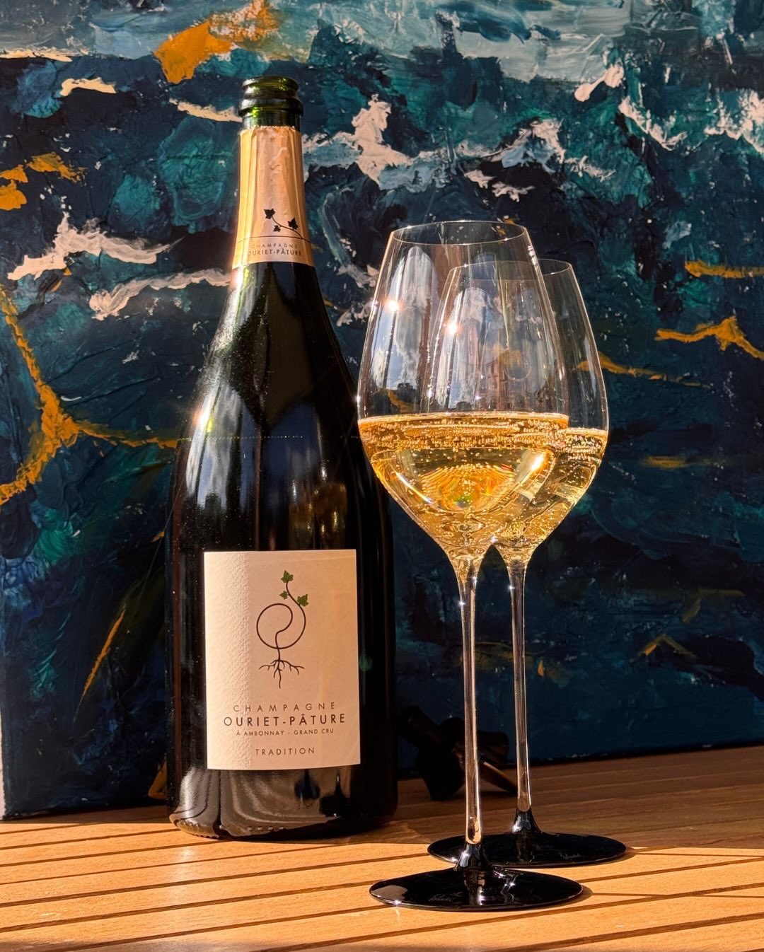 Samstag mittag, Sonne scheint, und der Tag ist noch lang – da darf es ruhig mal eine Magnum sein! 😅 Spontan in Deutschland entdeckt und natürlich mitgenommen: die @champagneour… (8)