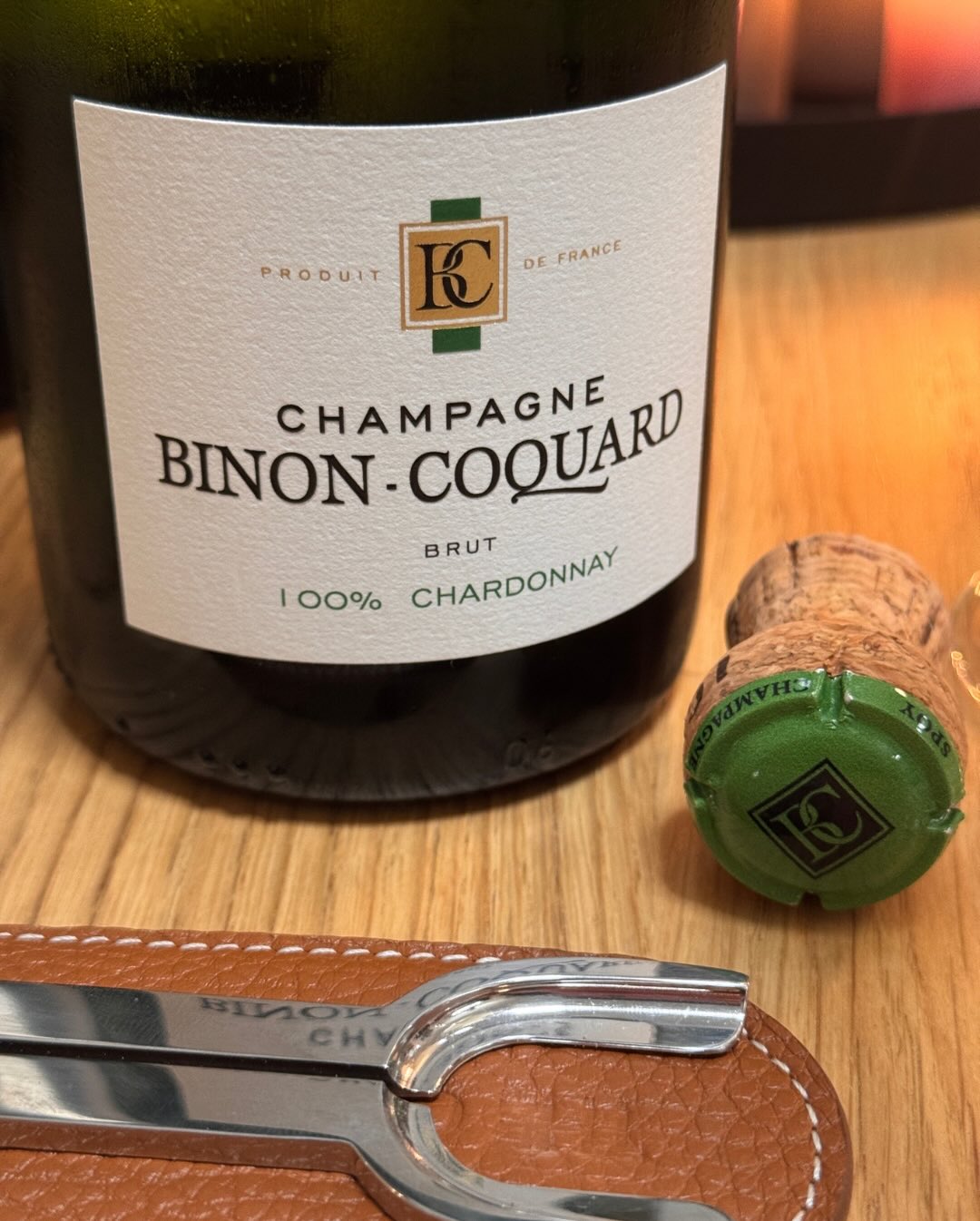 Heute öffne ich einen 100% Chardonnay von @champagnebinoncoquard aus dem Jahr 2022. Ein reiner Chardonnay aus der Côte des Bars – genauer gesagt aus Spoy, wo Maxime Binon-Coquar… (5)